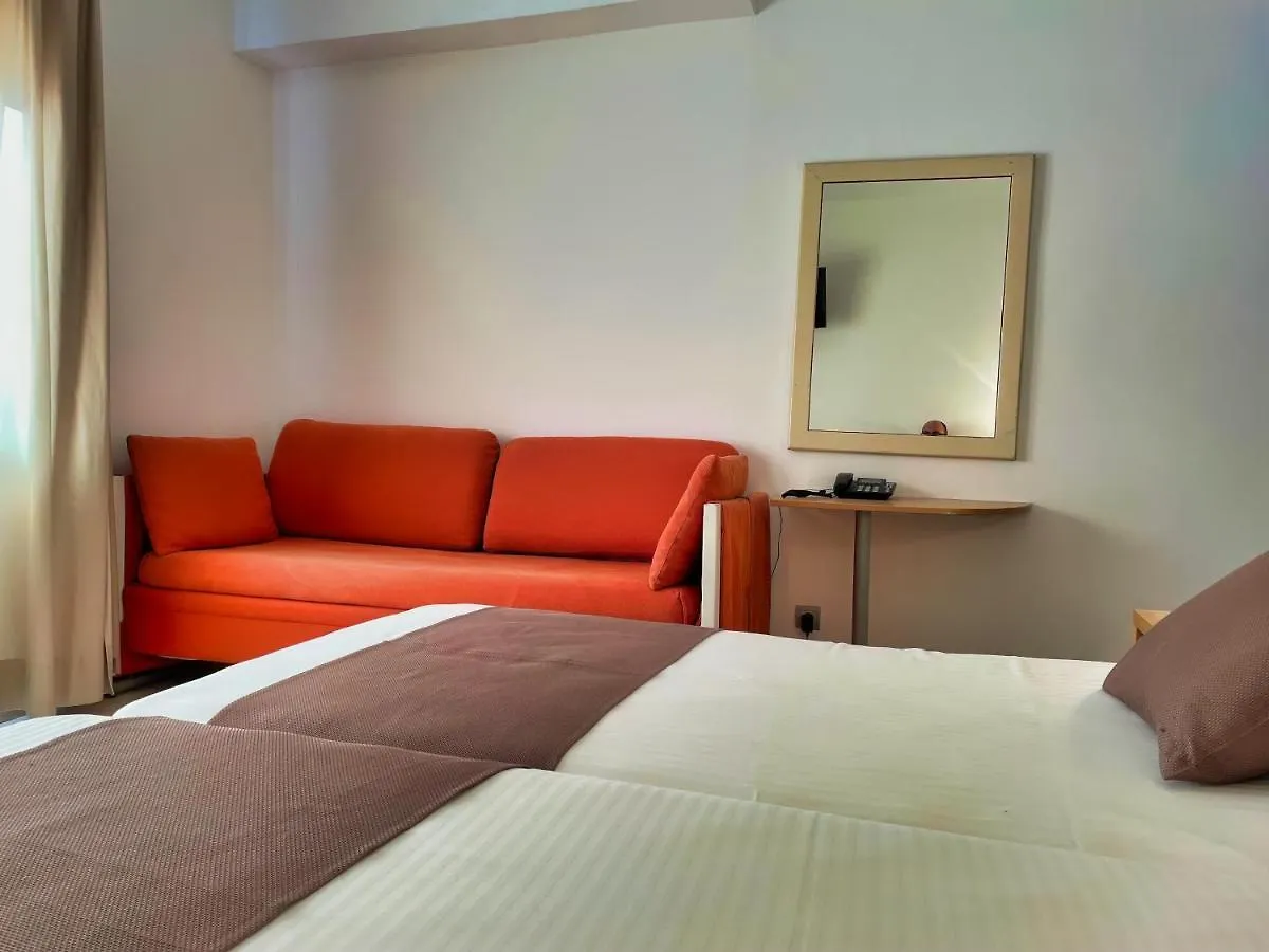 Hotel Villamarina Club 萨洛 西班牙